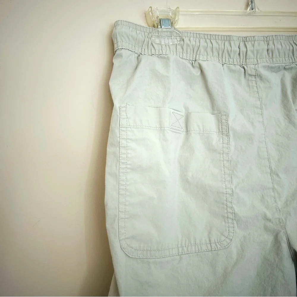 🔹H&M Men's Tan Khaki Cream Color Athletic Shorts